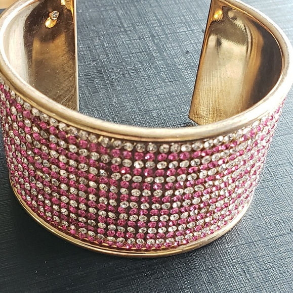 NWOT GENUINE PINK AND WHITE TOPAZ CUFF - Picture 5 of 8